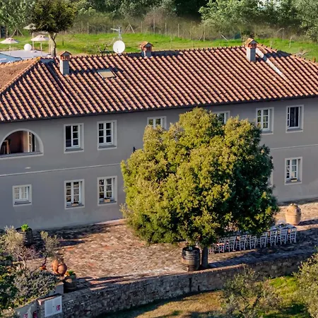 Iole 14, Emma Villa *